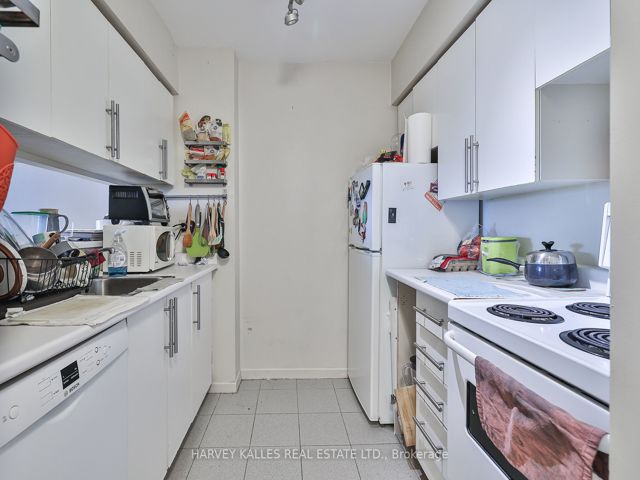 2202 - 44 St Joseph St