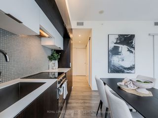 1601 - 159 Dundas St E
