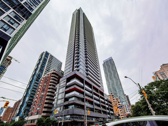 1601 - 159 Dundas St E