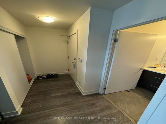 1601 - 180 Fairview Mall Dr