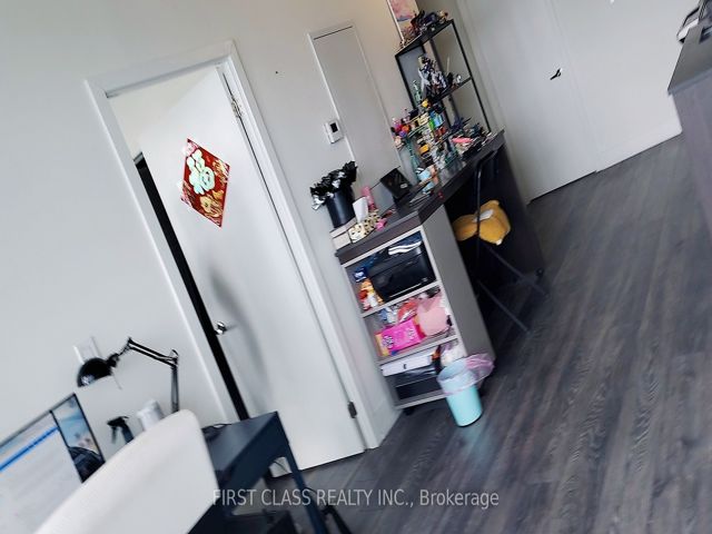1601 - 180 Fairview Mall Dr