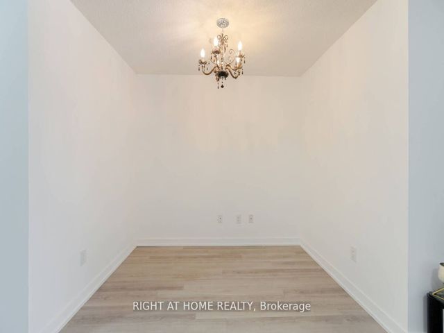 1216 - 121 Mcmahon Dr