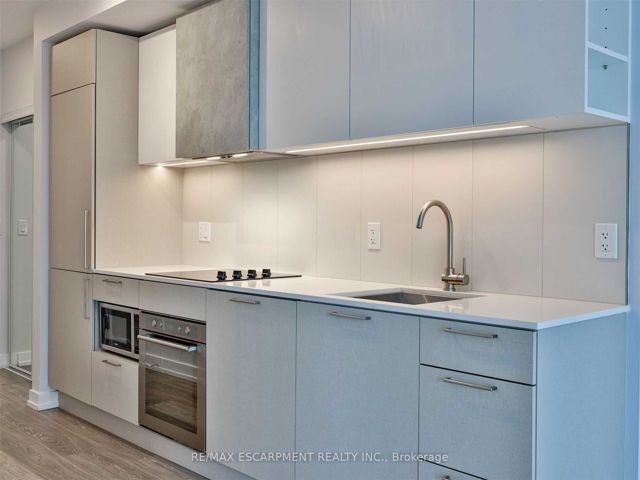 705 - 19 Western Battery Rd