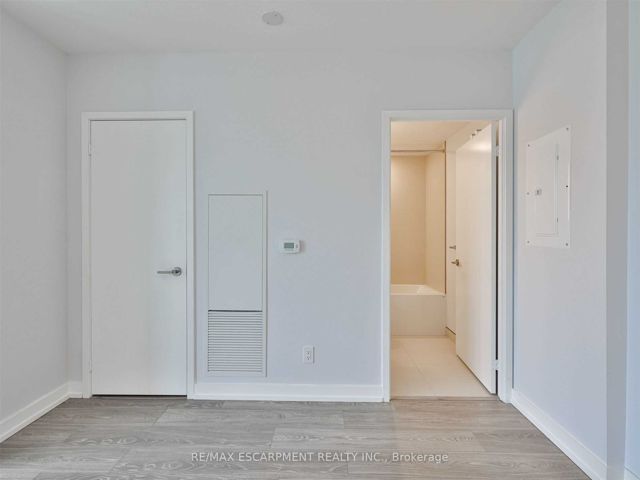 705 - 19 Western Battery Rd