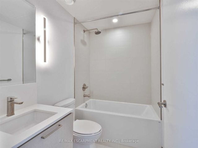 705 - 19 Western Battery Rd