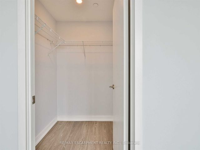 705 - 19 Western Battery Rd
