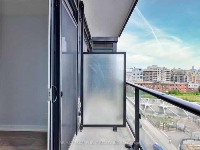 705 - 19 Western Battery Rd