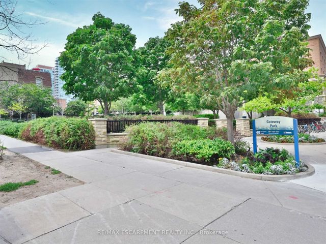 705 - 19 Western Battery Rd