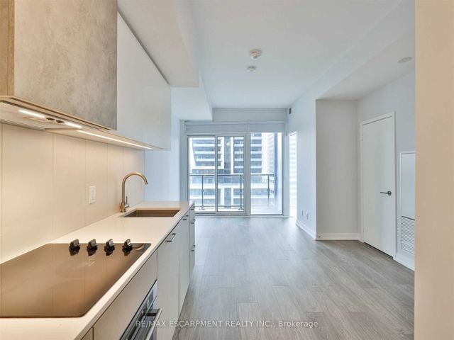 705 - 19 Western Battery Rd