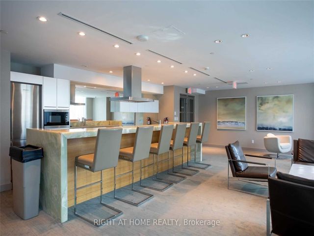 1161 - 209 Fort York Blvd