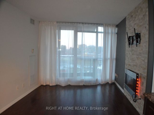 1161 - 209 Fort York Blvd