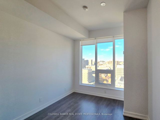 1805 - 203 College St