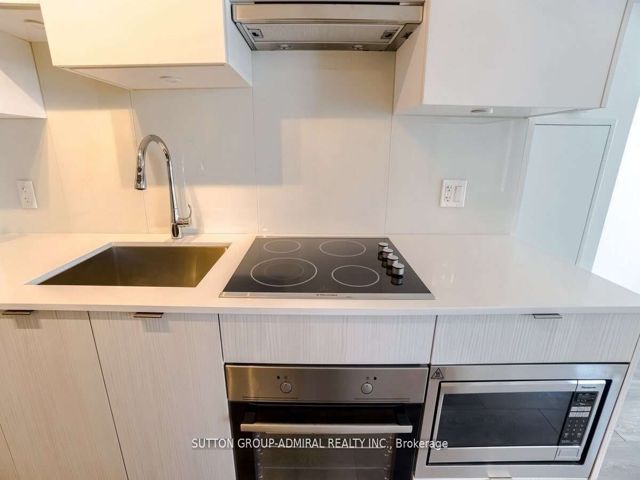 3402 - 195 Redpath Ave