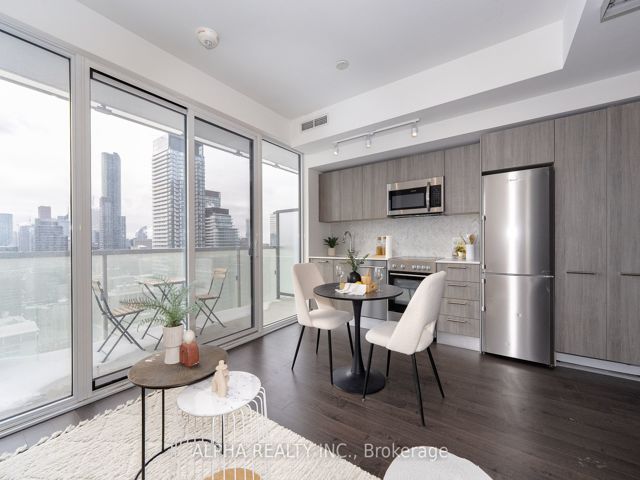 3203 - 28 Wellesley St E