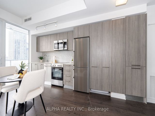 3203 - 28 Wellesley St E