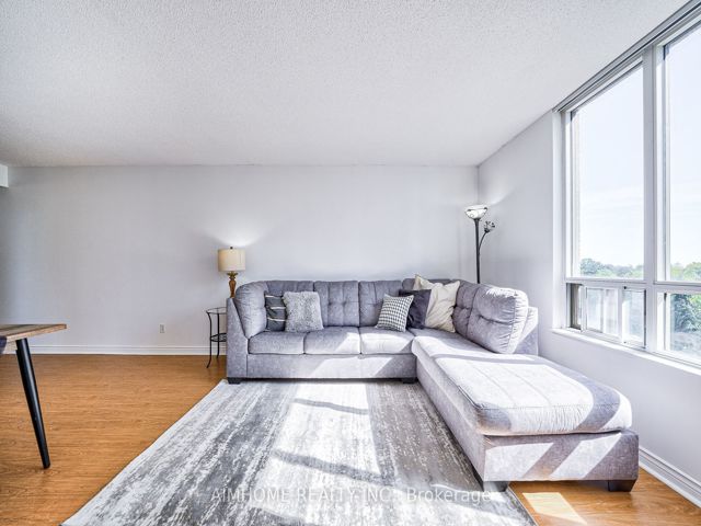 710 - 256 Doris Ave
