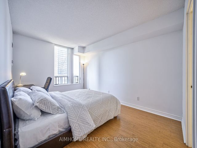 710 - 256 Doris Ave