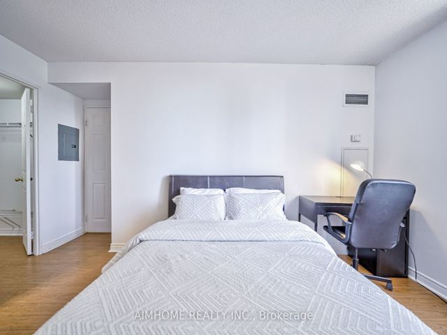 710 - 256 Doris Ave