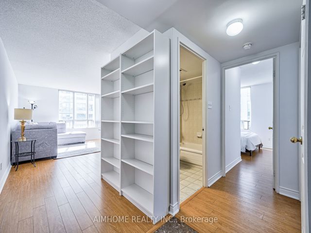 710 - 256 Doris Ave