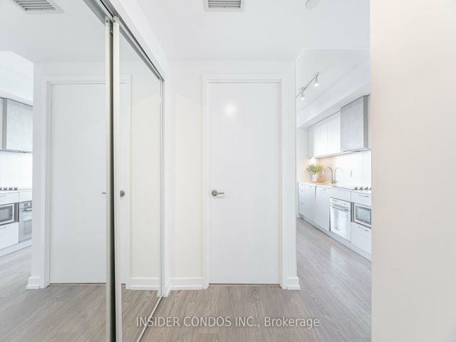 3217 - 19 Western Battery Rd