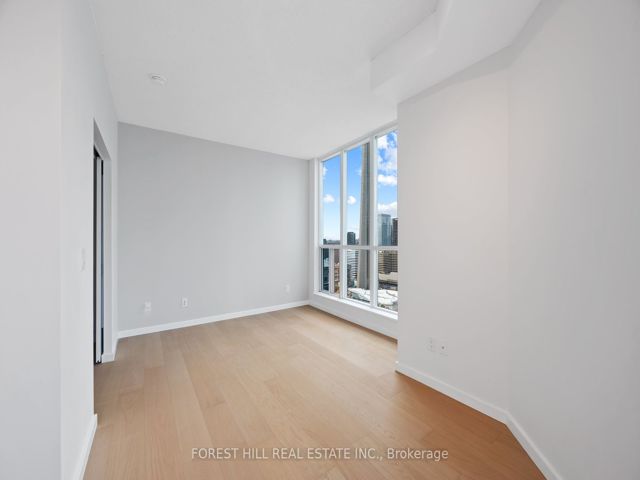 3512 - 208 Queens Quay Blvd W