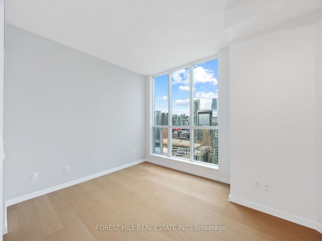 3512 - 208 Queens Quay Blvd W
