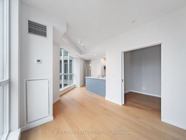 3512 - 208 Queens Quay Blvd W