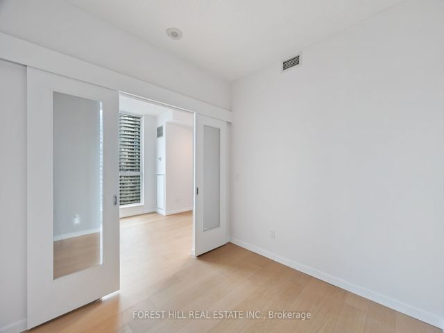 3512 - 208 Queens Quay Blvd W