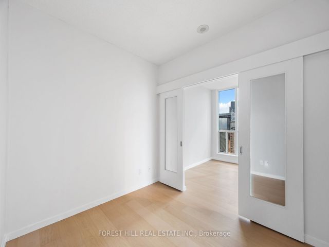 3512 - 208 Queens Quay Blvd W