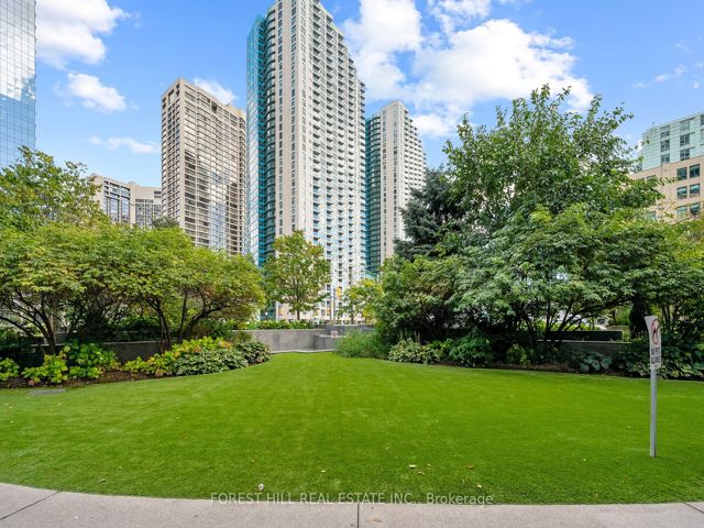 3512 - 208 Queens Quay Blvd W