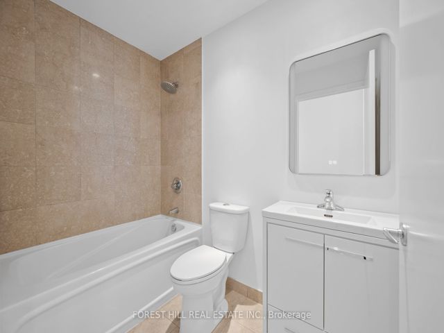 3512 - 208 Queens Quay Blvd W