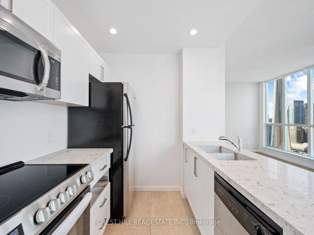 3512 - 208 Queens Quay Blvd W