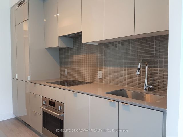 5613 - 7 Grenville St