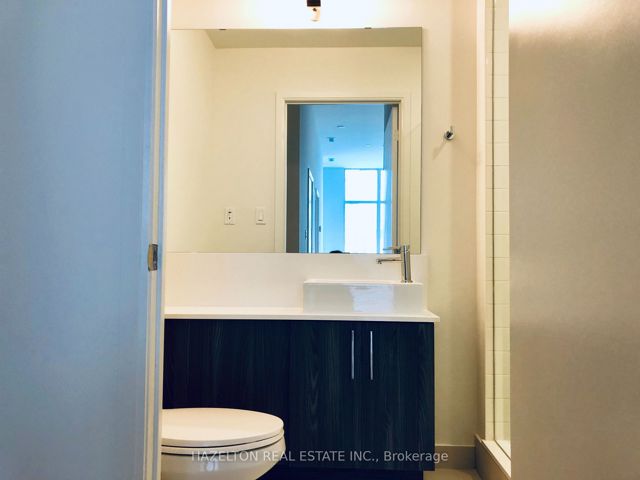 201E - 576 Front St W
