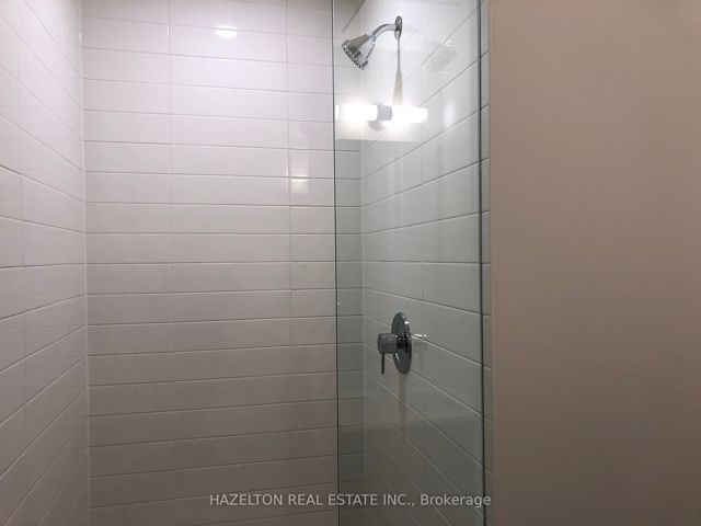 201E - 576 Front St W