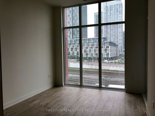 201E - 576 Front St W