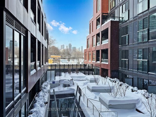 343 - 28 Eastern Ave