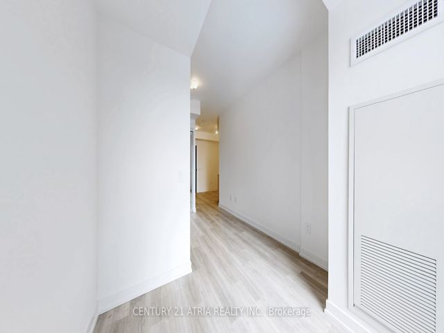 343 - 28 Eastern Ave