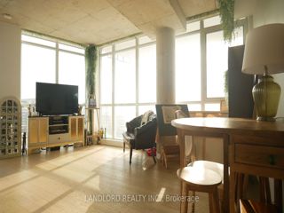 1107 - 318 King Street East St E