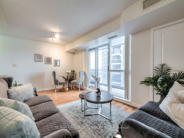907 - 5791 Yonge St