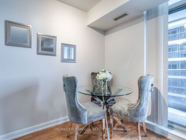 907 - 5791 Yonge St