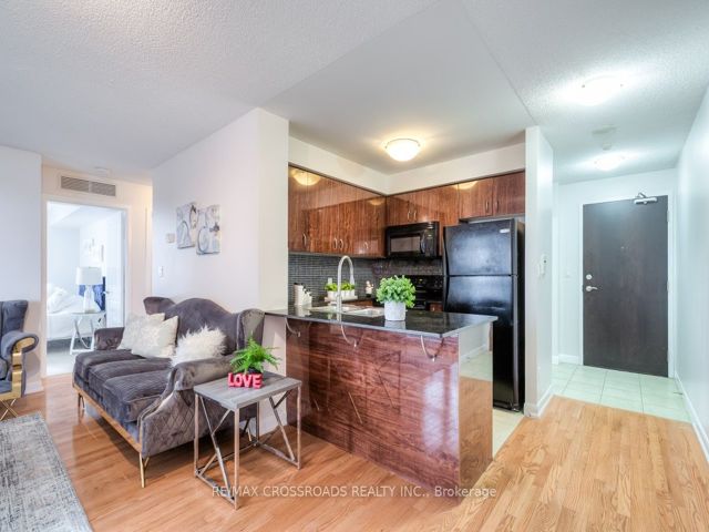 907 - 5791 Yonge St