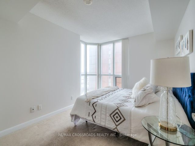 907 - 5791 Yonge St
