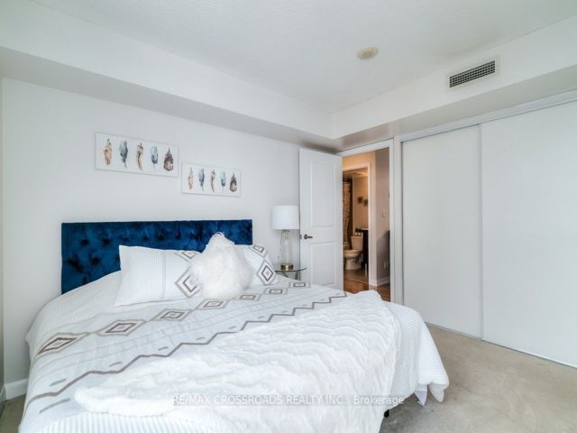 907 - 5791 Yonge St