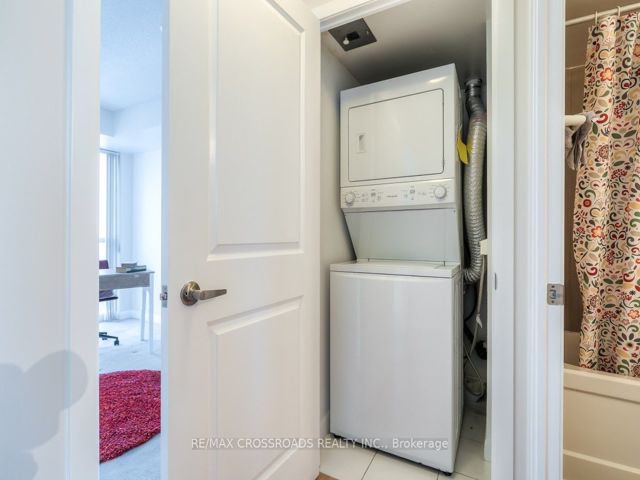 907 - 5791 Yonge St