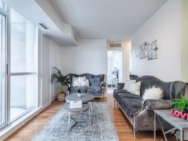 907 - 5791 Yonge St