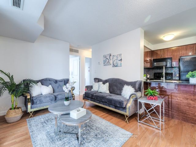 907 - 5791 Yonge St