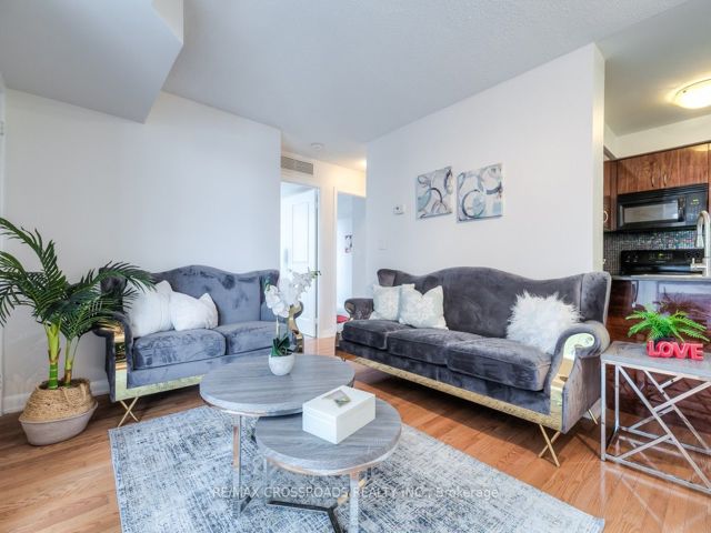 907 - 5791 Yonge St