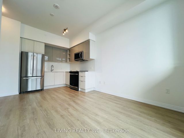 2305 - 25 Holly St