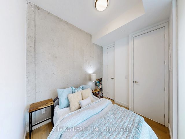 2108 - 81 Wellesley St E